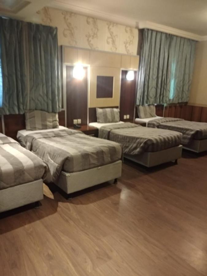 굴나르 타이바 호텔 메디나 외부 사진